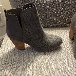 Brand new no box gray Carlos Santana bootie